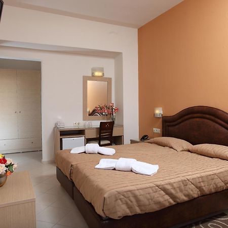 Kronos Hotel Iraklion Buitenkant foto