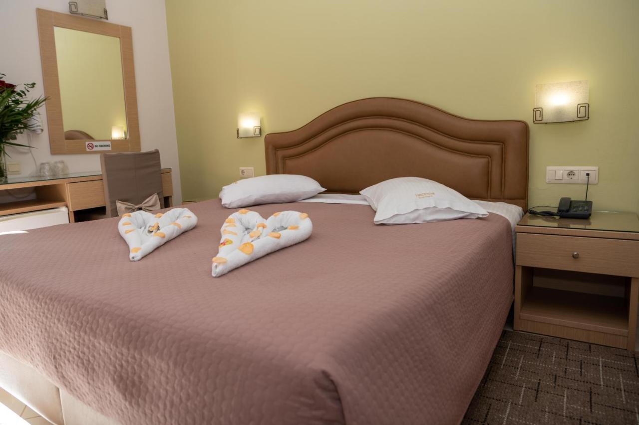 Kronos Hotel Iraklion Buitenkant foto