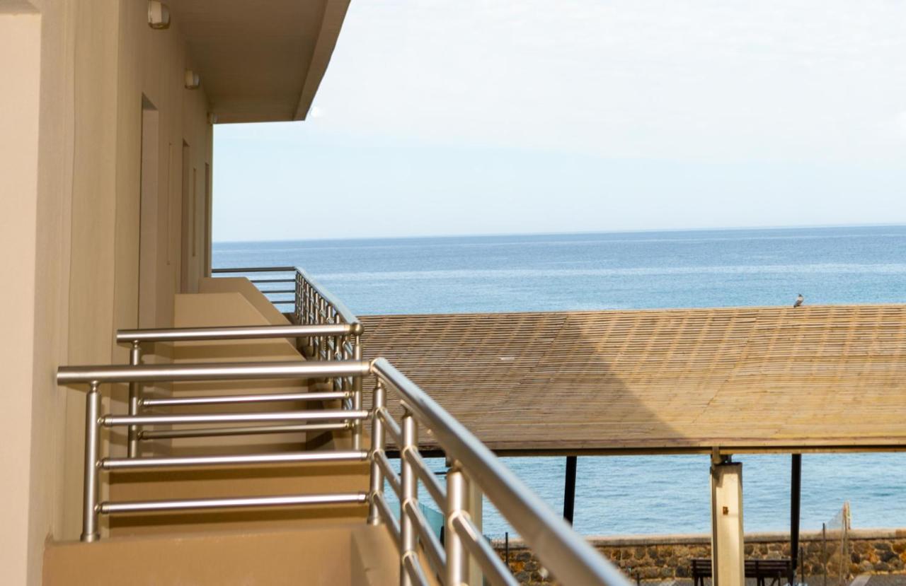 Kronos Hotel Iraklion Buitenkant foto