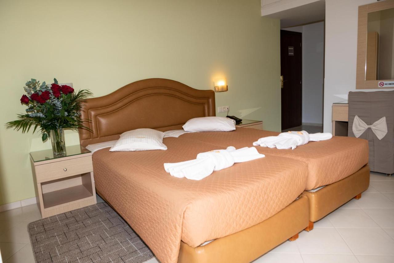 Kronos Hotel Iraklion Buitenkant foto