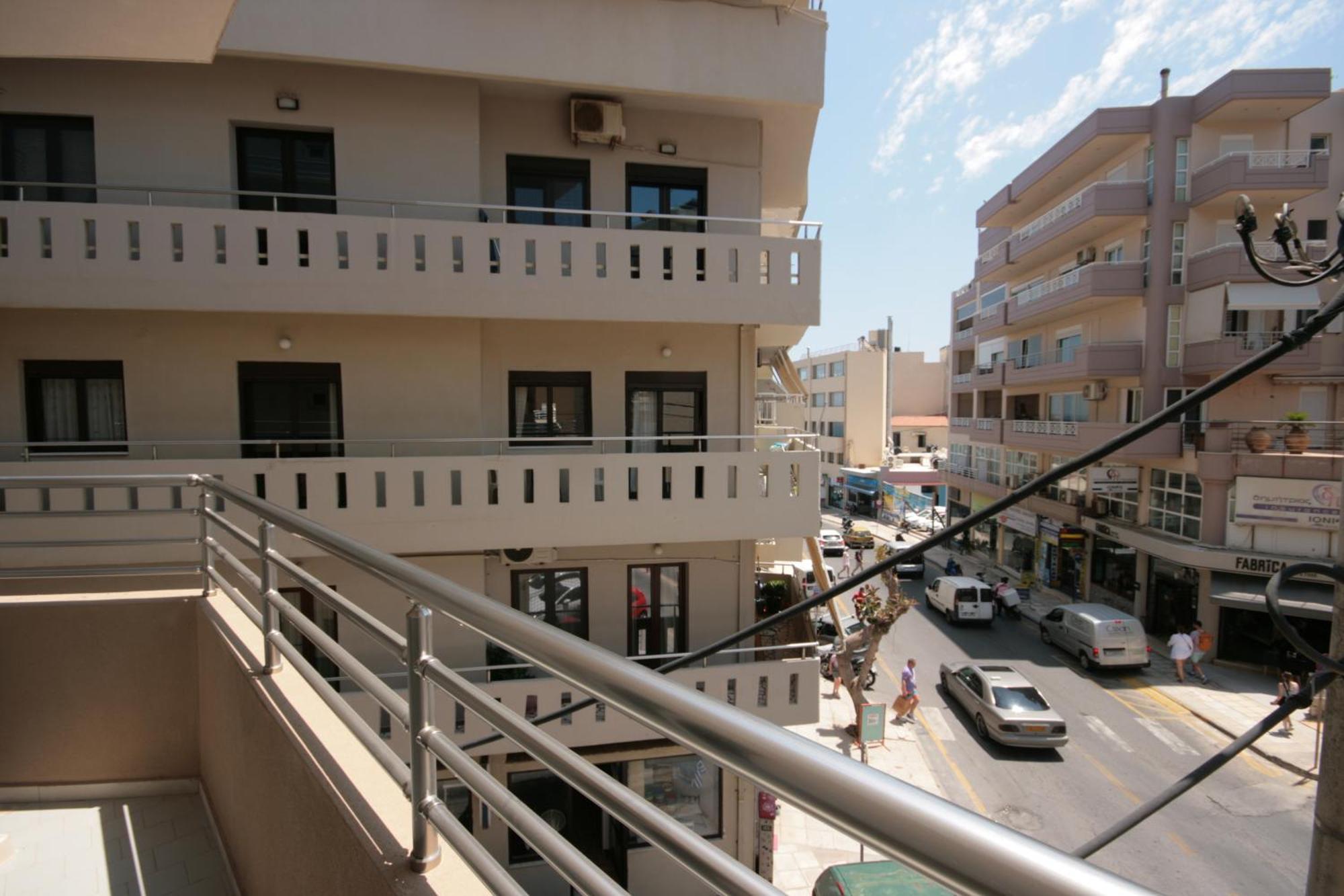 Kronos Hotel Iraklion Buitenkant foto