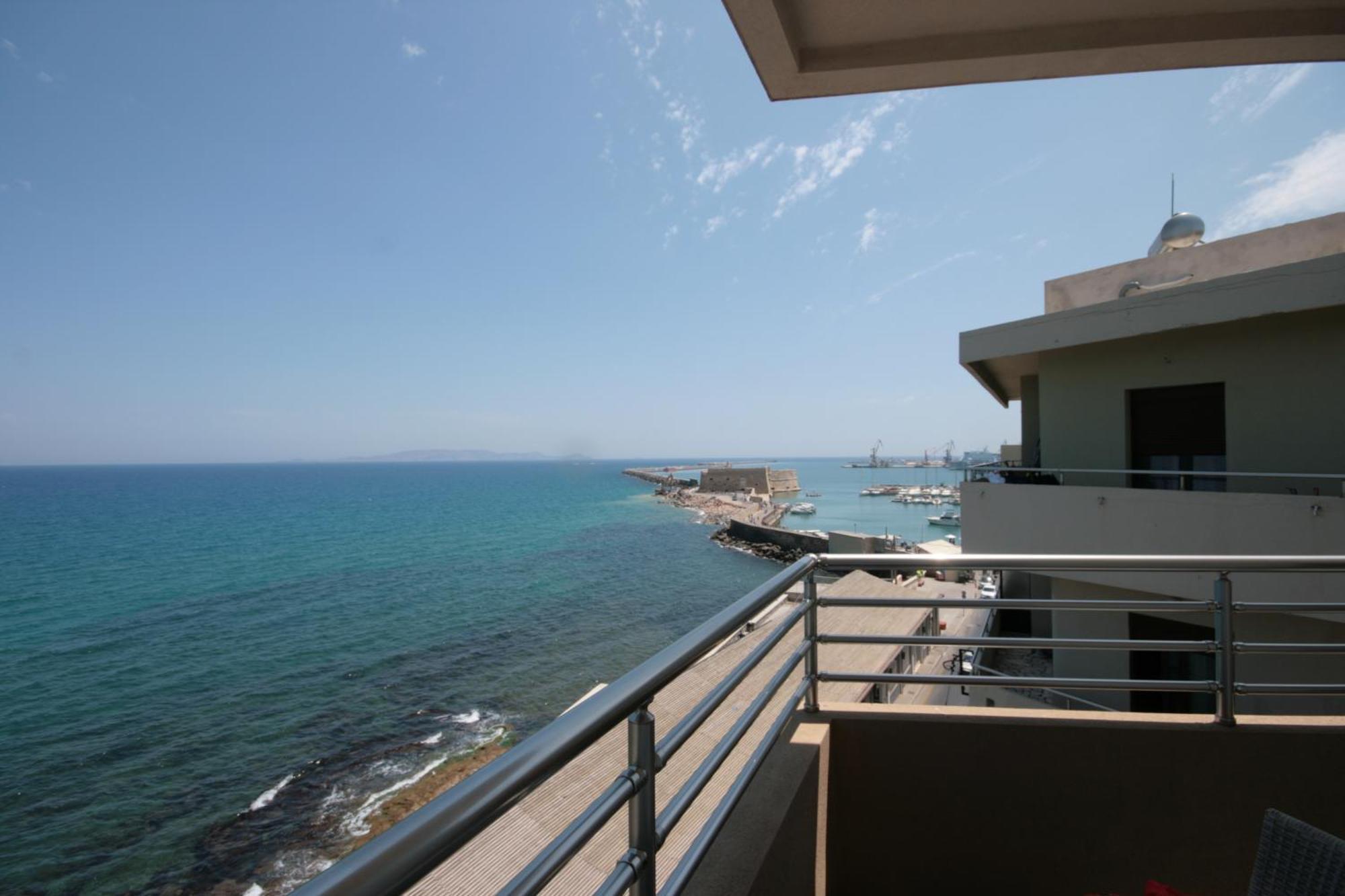 Kronos Hotel Iraklion Buitenkant foto