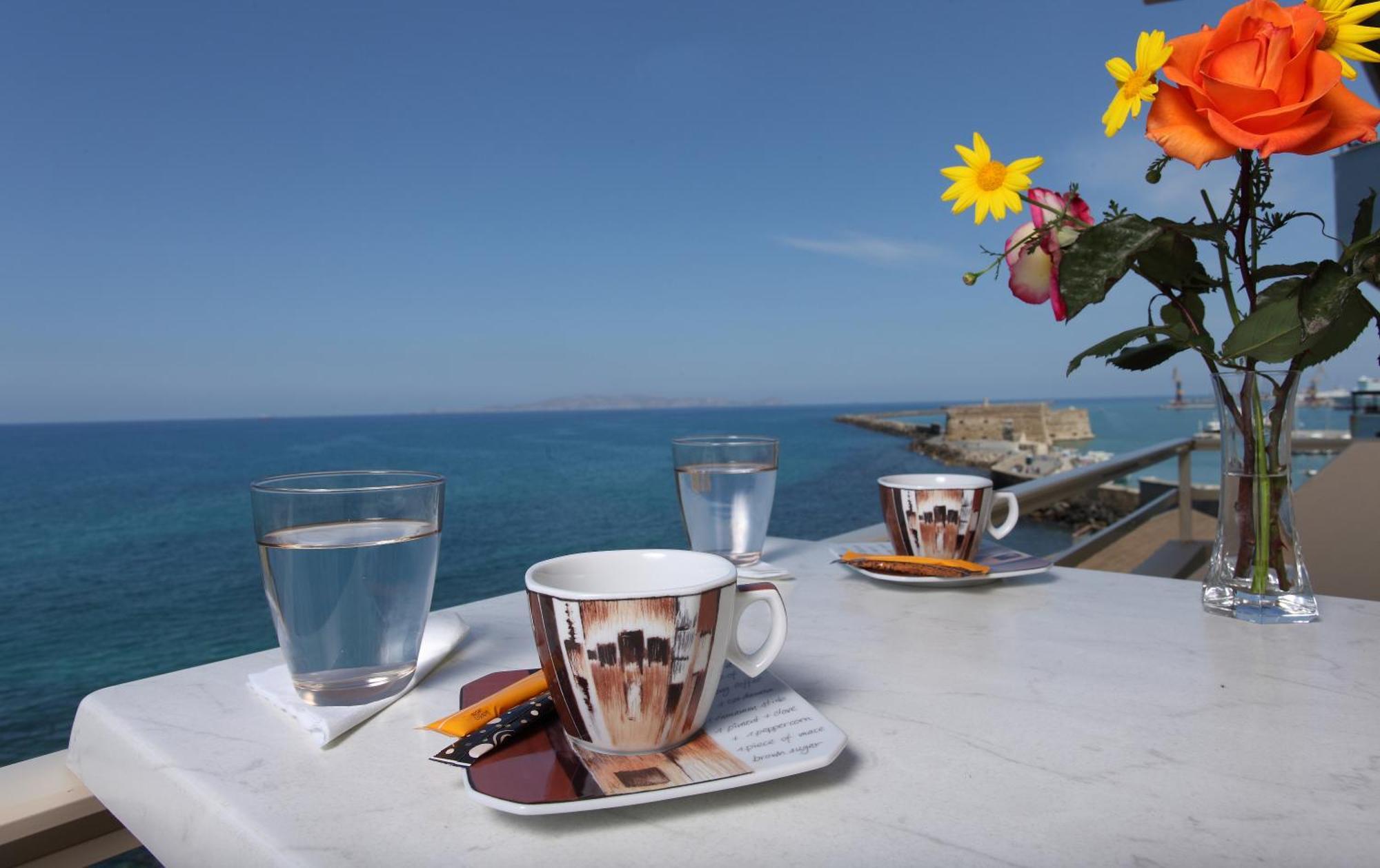 Kronos Hotel Iraklion Buitenkant foto
